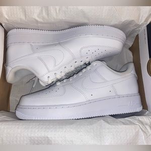 white nike air force 1’s  ‘07 flyease womens 9 men’s 7.5